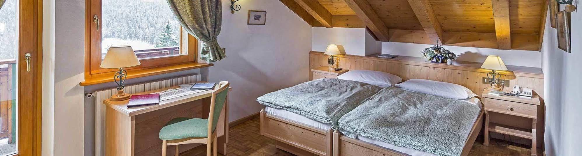 Hotel Piccolo Pocol Cortina d'Ampezzo Bagian luar foto